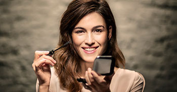 Himmennett&auml;v&auml; LED-lamppu kolmella valoasetuksella