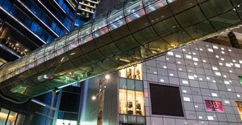 Lis&auml;&auml; ymm&auml;rryst&auml; &auml;lykk&auml;ist&auml; myym&auml;l&ouml;ist&auml;