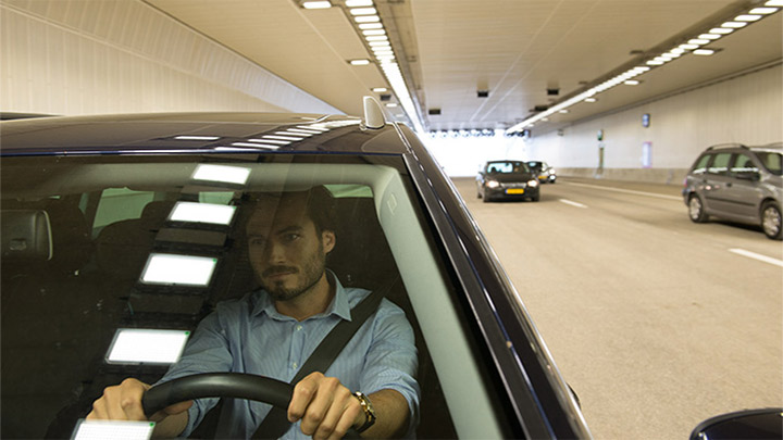 Huolehdi kuljettajien turvallisuudesta koko tunnelissa älykkäällä tunnelivalaistuksella