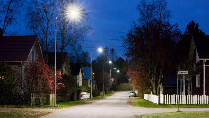 Oulun katuvalaistus uusittiin Philipsin ClearWay- ja Selenium LED -ledivalaisimilla.